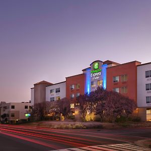 Holiday Inn Express Hotel & Suites Belmont, An Ihg Hotel